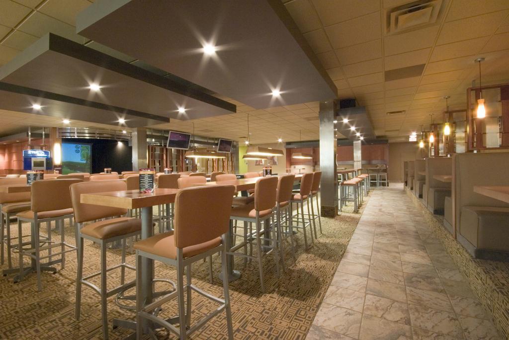 Quality Inn & Suites Winnipeg Exterior photo