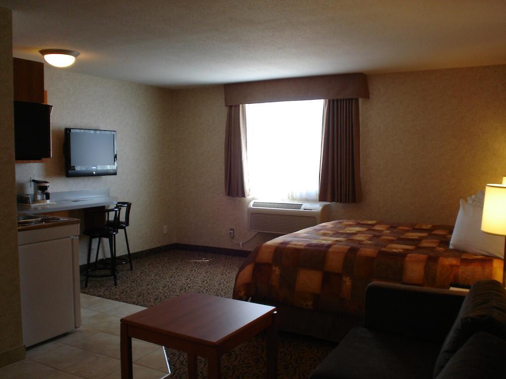 Quality Inn & Suites Winnipeg Exterior photo